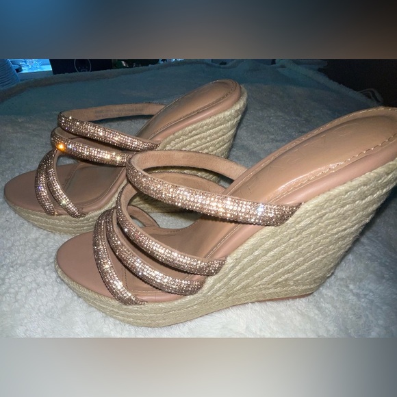 Beautiful wedges size 7 women with diamonds/jewels - Picture 5 of 9